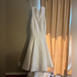Bridal Wedding Dress (UNUSED, BRAND-NEW) Size:6